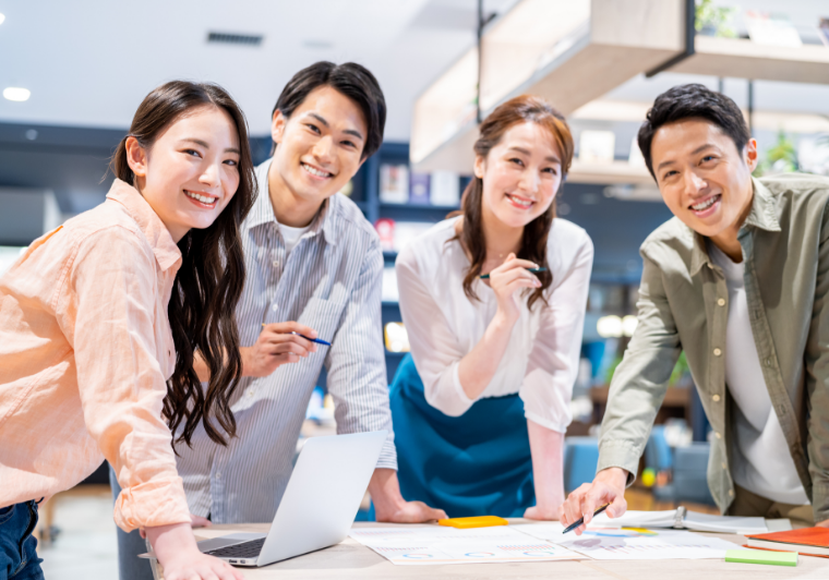 学生　笑顔　写真