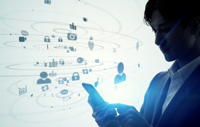 採用サイト　男性　写真